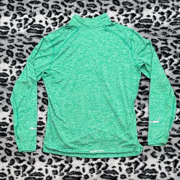 Nike Women's Green Athletic Long Sleeve Top - Picture 7 of 7